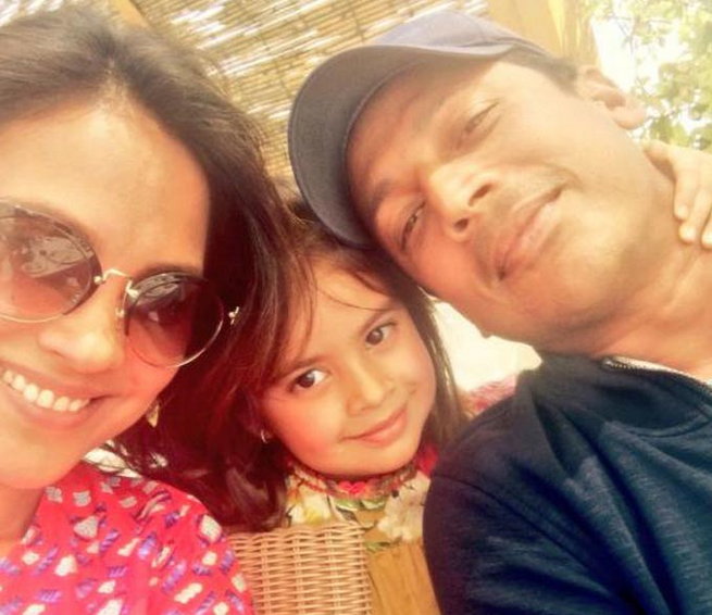 lara-dutta-with-child saira