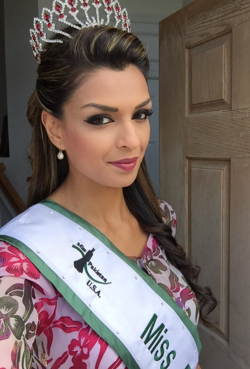 Glaiza de Castro (b. 1988) Glaiza de Castro (b. 1988)